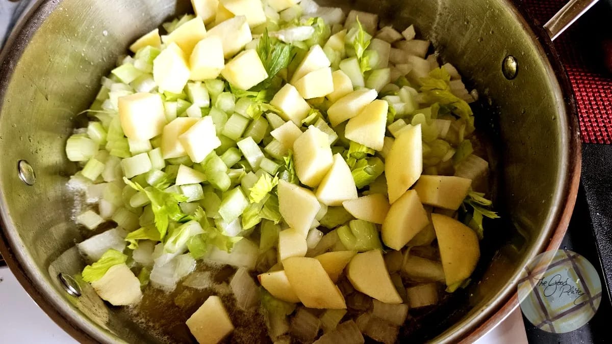 Apple Sausage Cornbread Stuffing Aeromatics
