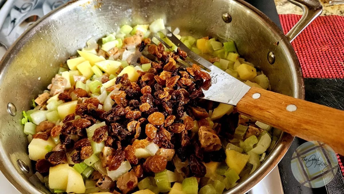 Apple Sausage Cornbread Stuffing Raisins