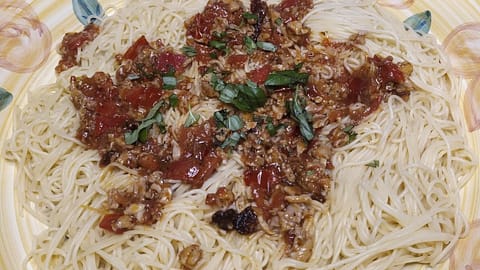 pasta with fresh tomatoes and clams