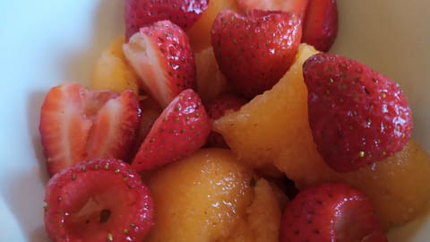 Spicy Strawberry Cantaloupe Salad