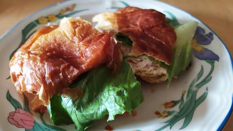 tuna salad sandwich