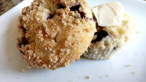 Food Processor Blueberry Muffing with Crump top