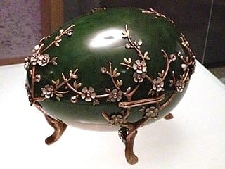 320px-Apple_Blossom_Egg_Carl_Fabergé_(cropped)